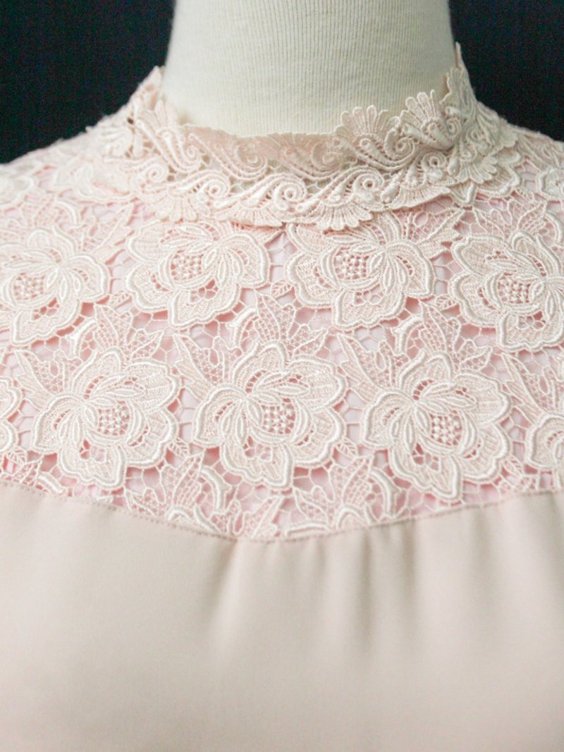 【RE0511T1996】日本製宮廷復古蕾絲花朵拼接粉色長袖古著襯衫 - 女襯衫 - 聚酯纖維 粉紅色