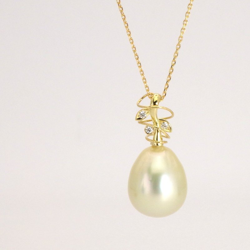 18K yellow gold South sea pearl Diamond pendant Beanstalk - Necklaces - Pearl 