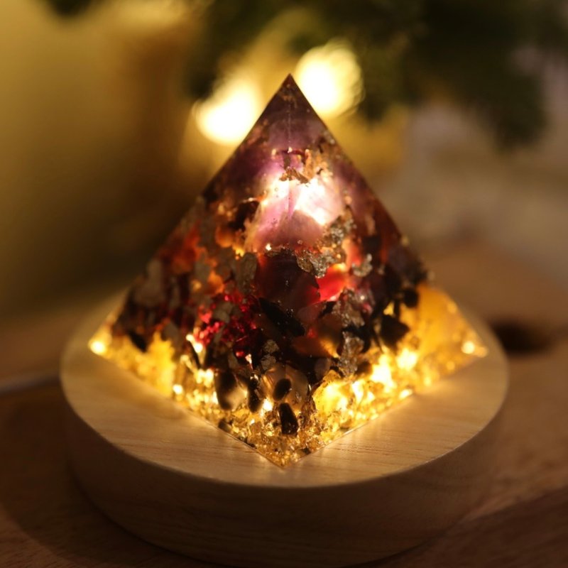 [Customized Gift] Wisdom Explosive Leopard Print Large Crystal Orgon Pyramid Night Light Orgon - โคมไฟ - คริสตัล หลากหลายสี