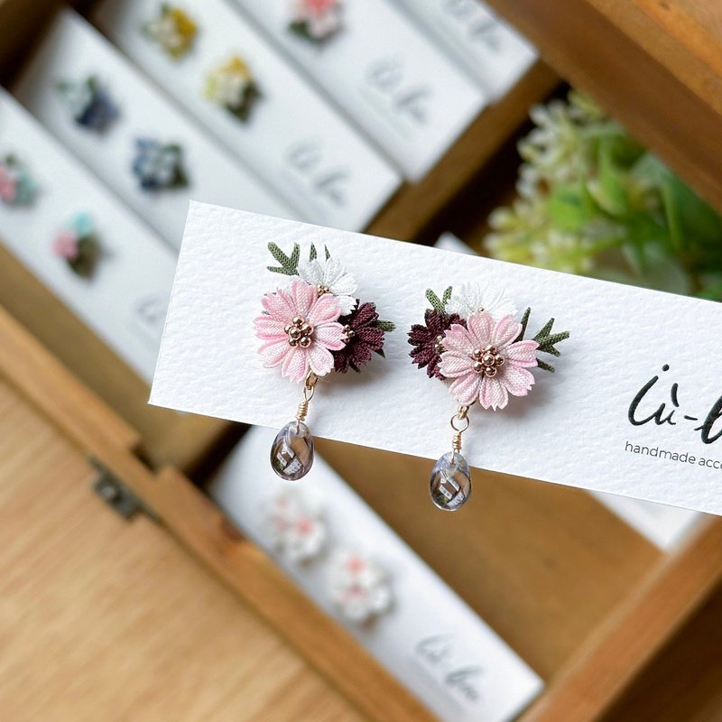 Cosmos flower earrings Cosmos flower earrings cloth flower earrings - ต่างหู - ผ้าฝ้าย/ผ้าลินิน 