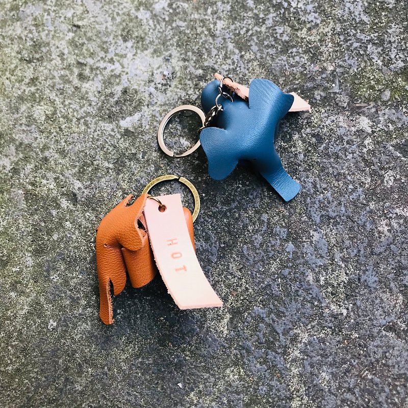 Two into the small elephant key ring elephant key ring custom wedding small things sniffing leather hand made - Keychains - Genuine Leather Multicolor