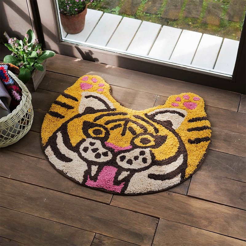 [Pre-order] [Shipping at the end of October] Cute Viva Tiger rug made in India - พรมปูพื้น - ผ้าฝ้าย/ผ้าลินิน สีเหลือง