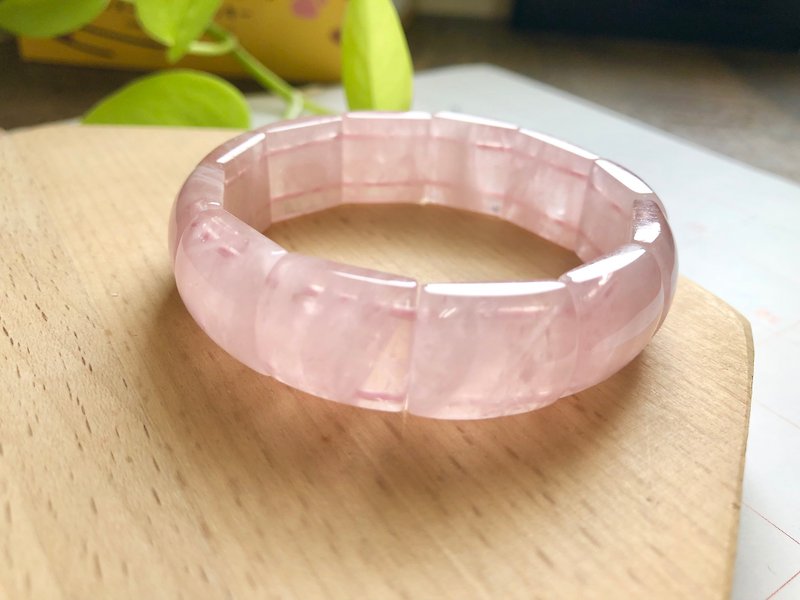 Pink Crystal Rectangular Hand Pad [Pink Series-Cube Crisp] Necessary for Peach Blossoms, Love and Popularity - สร้อยข้อมือ - คริสตัล สึชมพู