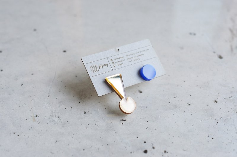 PIN! Earrings / GOLD x BLUE - Earrings & Clip-ons - Wood Blue