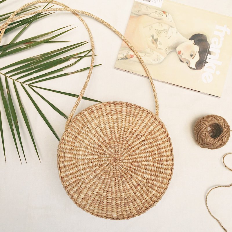 Natural Straw Circle Bag - 側背包/斜背包 - 植物．花 咖啡色