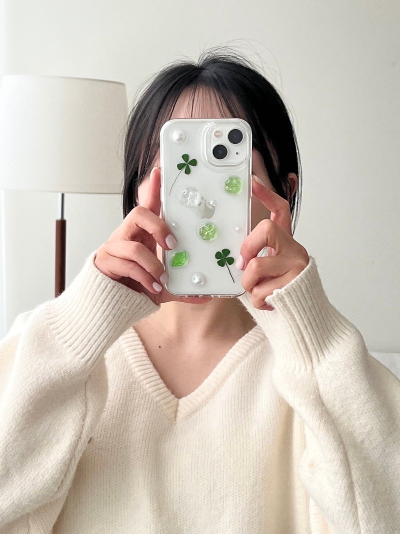 Four leaf clover phone case - 手機殼/手機套 - 其他材質 
