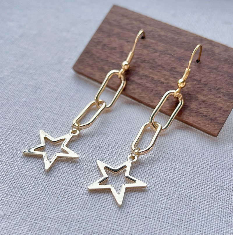 14K genuine gold vintage star earrings - Earrings & Clip-ons - Precious Metals Gold