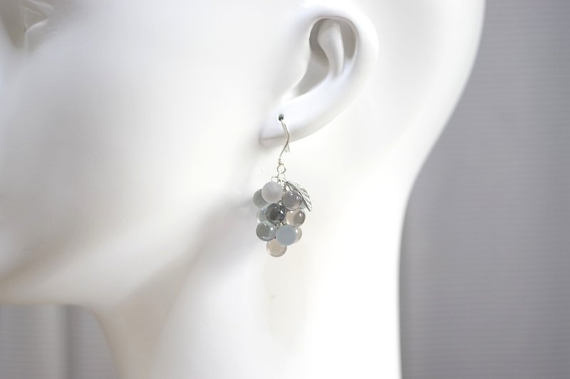 樹脂藝術 球體葡萄耳環・靜謐湖畔 - 耳環/耳夾 - 樹脂 灰色