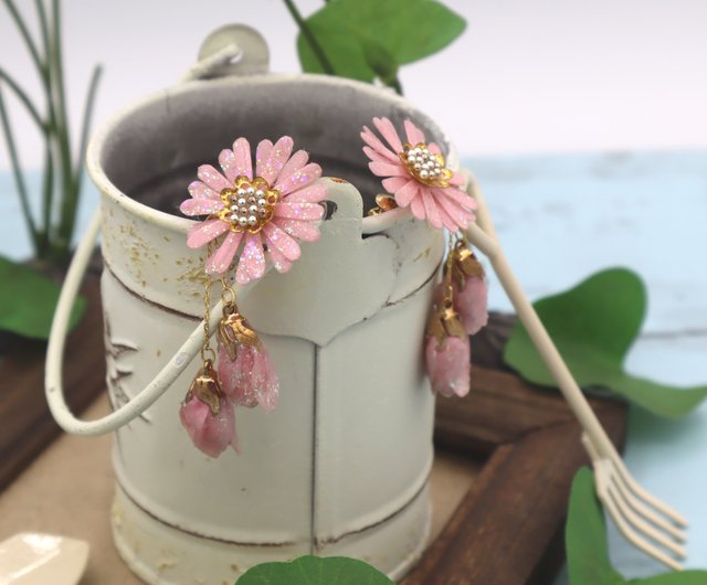【ALDO】マルチ素材☆花びら・ゆれる お花〇シャンデリアピアス ピアス イヤリング | 小枝アクセサリー | ジルコニア | お花