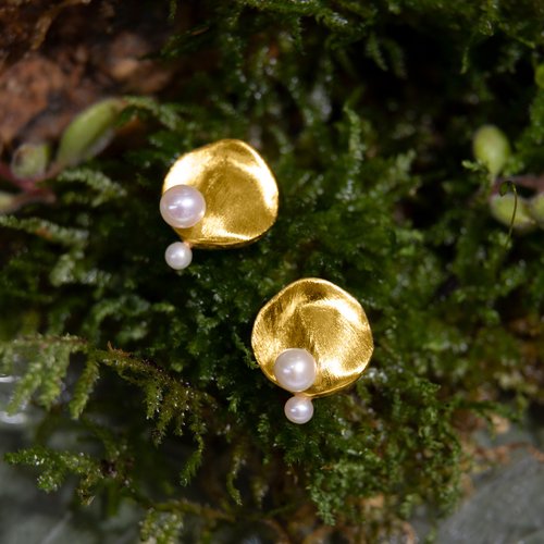 Olivia Yao Jewellery 【品牌設計款最佳禮物】葉畔 純銀鍍金 天然珍珠耳環 (可改夾式)