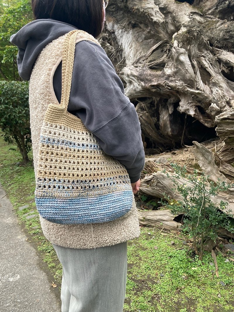 Hole-covered cotton hand-woven shoulder bag - Messenger Bags & Sling Bags - Cotton & Hemp Multicolor