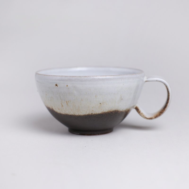 Mingya kiln l black and white two-color glaze cup latte cup coffee cup pottery cup collection H8 - Mugs - Pottery White