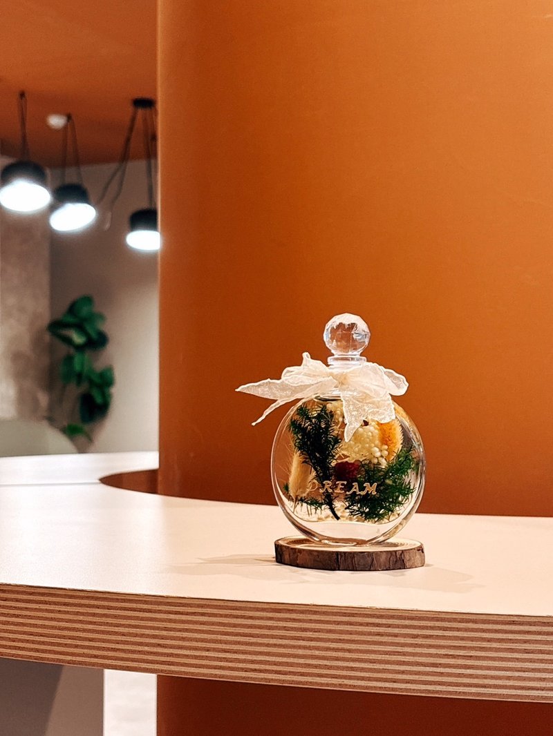 嵐緹花香室 浪漫永生花浮游花燈 生日禮物/伴手禮/閨密禮物 - 乾燥花/永生花 - 玻璃 
