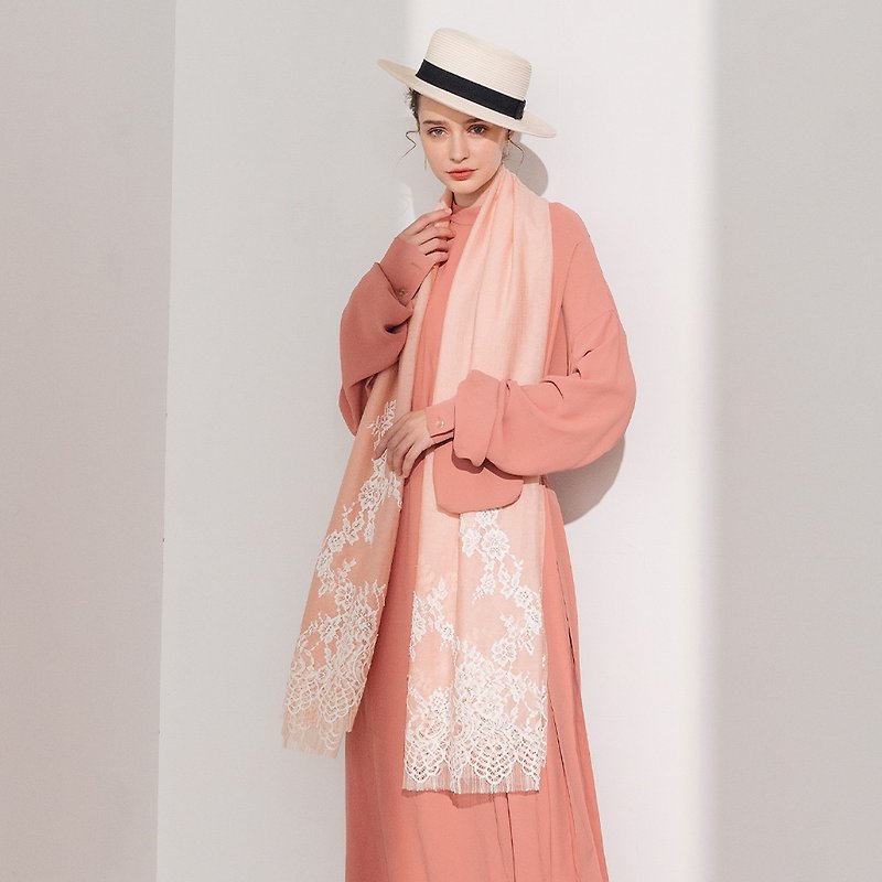 【Gift】Eudora Love Cherry Blossom Yarn Lace Embroidered Wool Scarf - Cherry Blossom Pink - ผ้าพันคอถัก - ขนแกะ หลากหลายสี