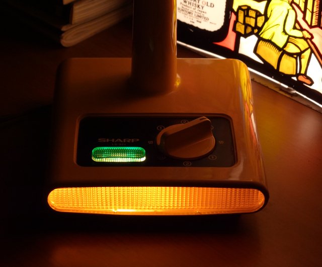 SHARP LS-921 シャープ 卓上ライト デスクライト 点灯OK 昭和レトロ 当時物 動作/状態説明あり＊現状品【福岡】 Yahoo!オークション - 昭和レトロSHARPシャープ 卓上スタンドラン