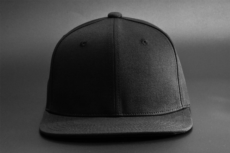 黑色素面斜紋棒球帽