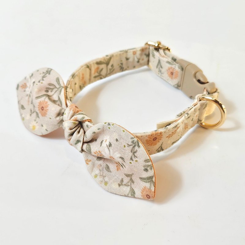 Autumn Flower | Patterned Fabric Dog Collar - ปลอกคอ - ผ้าฝ้าย/ผ้าลินิน ขาว