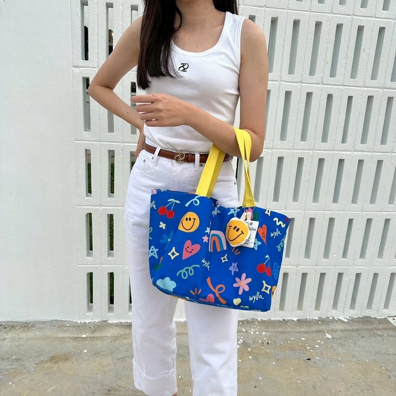 Wyllabrand กระเป๋าผ้า Big Baguette bag Playful Joy Blue - 其他 - 其他材質 藍色