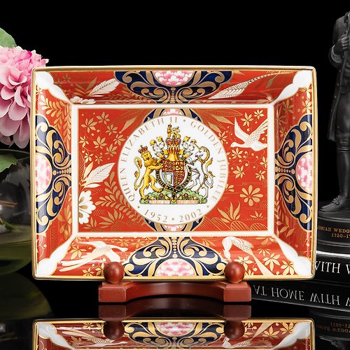 擎上閣裝飾藝術 英國製Royal Worcester皇家慶典女王2002骨瓷手錶飾品珠寶項鏈盤