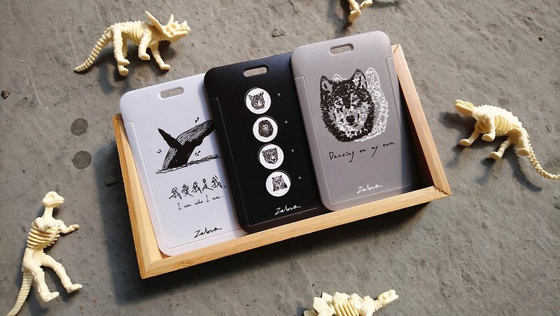 Hard Shell Push Card Sleeve-Wolf/Beast/Whale Series - ที่ใส่บัตรคล้องคอ - พลาสติก 
