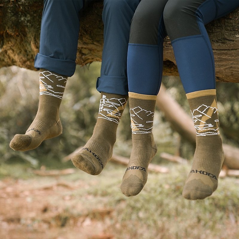 Wiyaka 美麗諾羊毛中筒健行襪 - 新高山岳 - 襪子 - 羊毛 綠色
