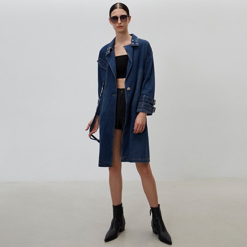 金屬環扣丹寧風衣外套│Who Cares 台灣服飾品牌 - 女大衣/外套 - 棉．麻 藍色