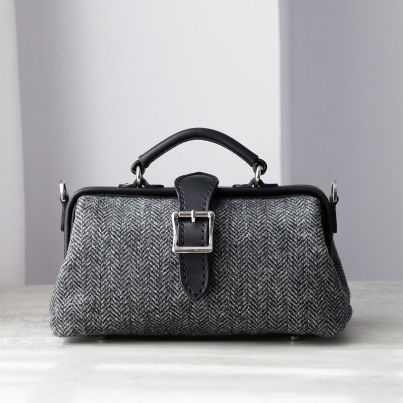 【Wool and leather doctor bag】Harris Tweed warm to the heart autumn and winter women's bag handbag - กระเป๋าแมสเซนเจอร์ - หนังแท้ สีดำ