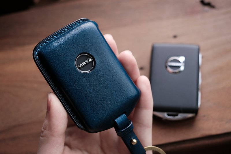 Shape it  | Handmade Leather volvo  key Case.Car Key Holder - Keychains - Genuine Leather Khaki