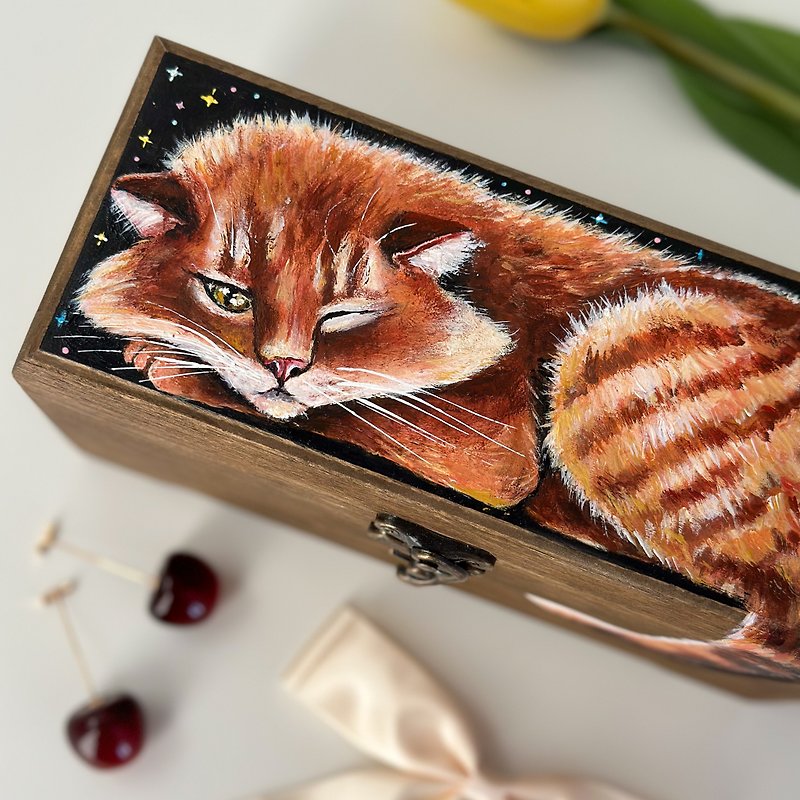 Hand-painted wooden box with lock Red cat and Mouse, Long storage box with lock - 居家收納/收納盒/收納用品 - 木頭 