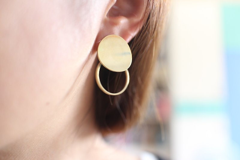 Pink moon light-Zircon brass handmade earrings - ต่างหู - ทองแดงทองเหลือง สีทอง