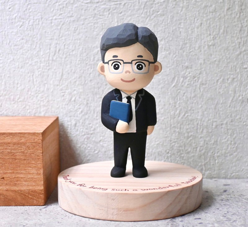 客製人物公仔 單人 可愛小木雕 榮退禮物 客製化禮物 療癒擺飾 - 公仔/玩偶 - 木頭 多色
