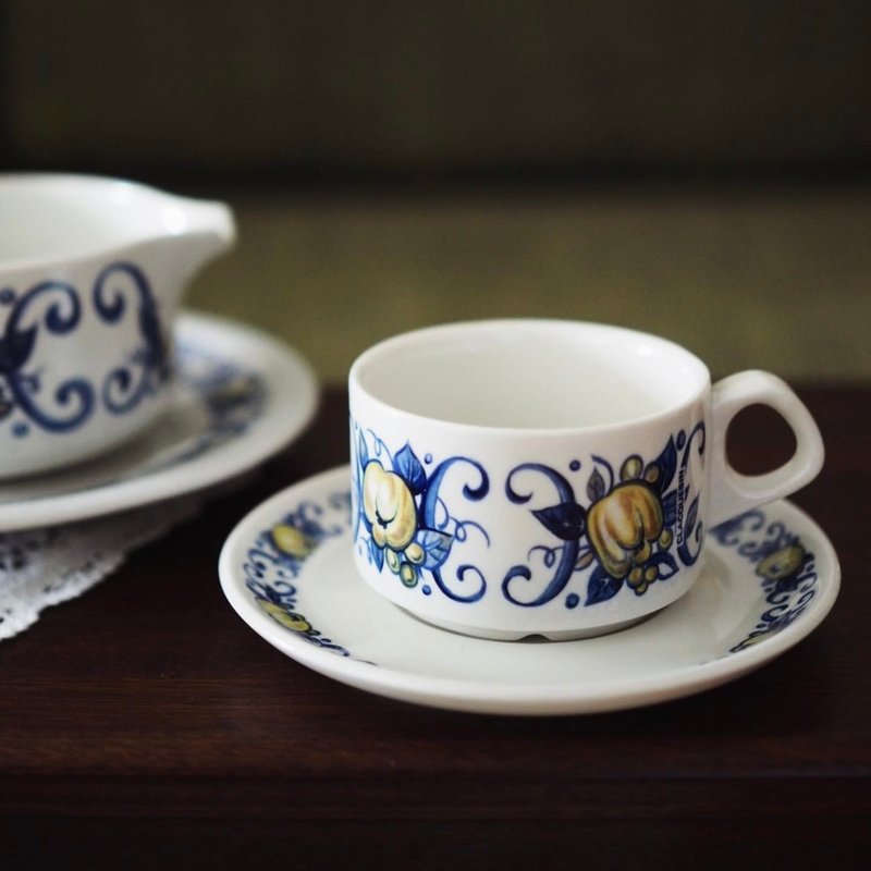 1970 German brand Villeroy & Boch coffee cup and saucer set - แก้วมัค/แก้วกาแฟ - ดินเผา สีน้ำเงิน