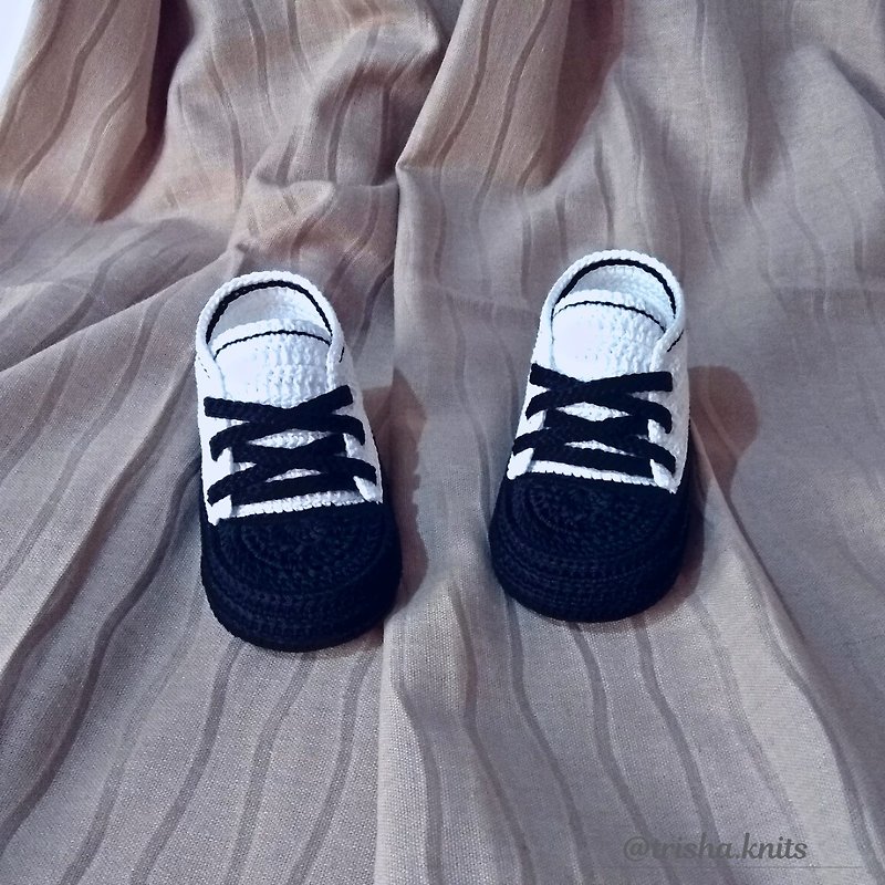 新生嬰兒針織短靴運動鞋 Knitted booties sneakers for a newborn baby - Baby Shoes - Cotton & Hemp Multicolor