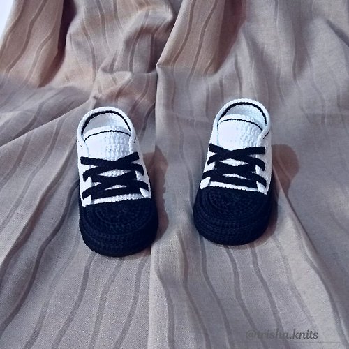 trisha.knits 新生嬰兒針織短靴運動鞋 Knitted booties sneakers for a newborn baby
