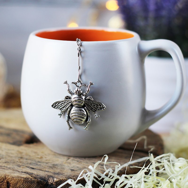Honey bee tea ball infuser for herbal tea, Tea infuser charm bee, Tea Strainer - 茶具/茶杯 - 不鏽鋼 銀色