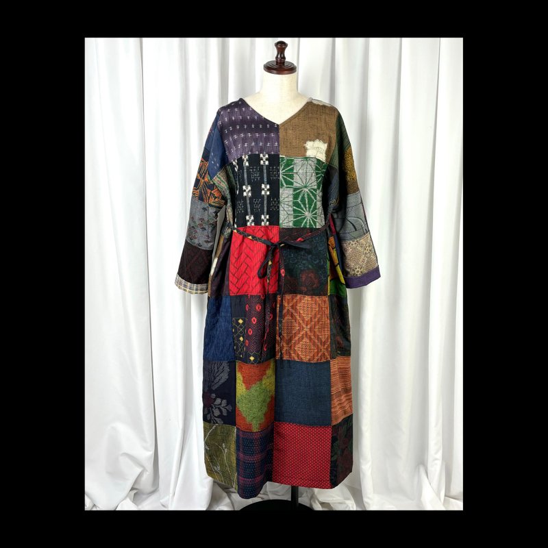 Kimono || patchwork dress || made-to-order - ชุดเดรส - ผ้าไหม หลากหลายสี