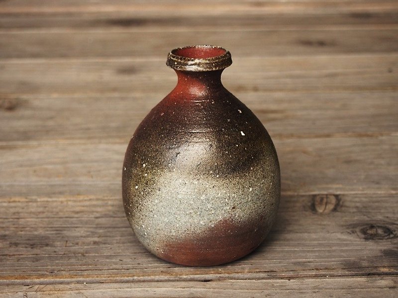 Bizen sake bottle _t-038 - เซรามิก - ดินเผา สีนำ้ตาล