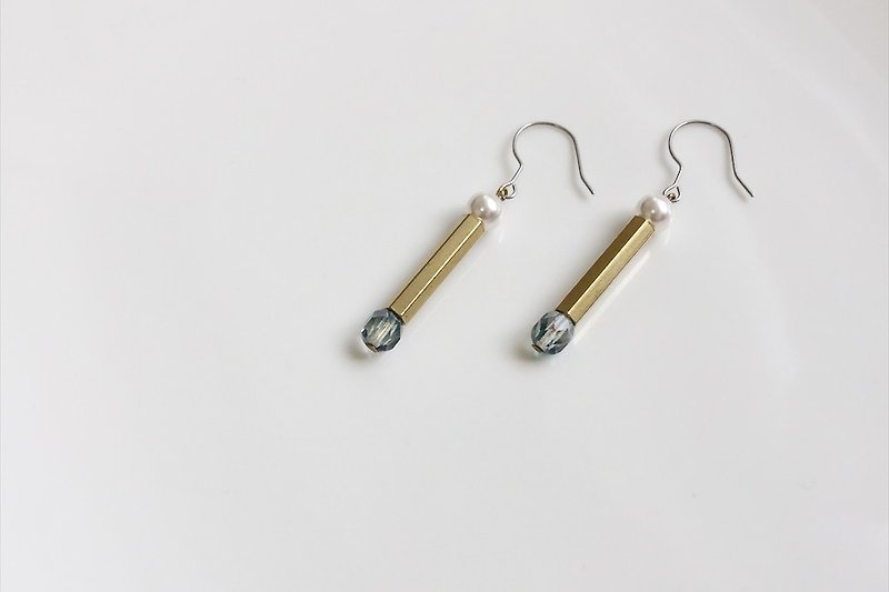 match pearl earrings brass molding - ต่างหู - เครื่องเพชรพลอย ขาว