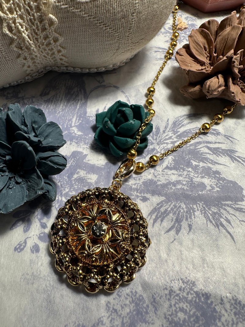 【Antique Baroque】復古維多利亞/巴洛克鏤空頸鏈 - 項鍊 - 銅/黃銅 金色