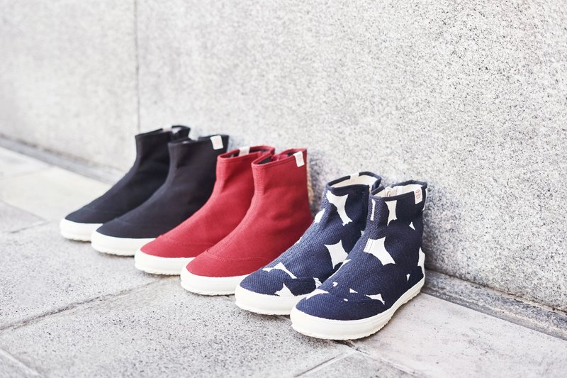 Tabi Shoes Japanese traditional Flat Sneakers Short Ankle Boots - รองเท้าลำลองผู้หญิง - ผ้าฝ้าย/ผ้าลินิน สีแดง