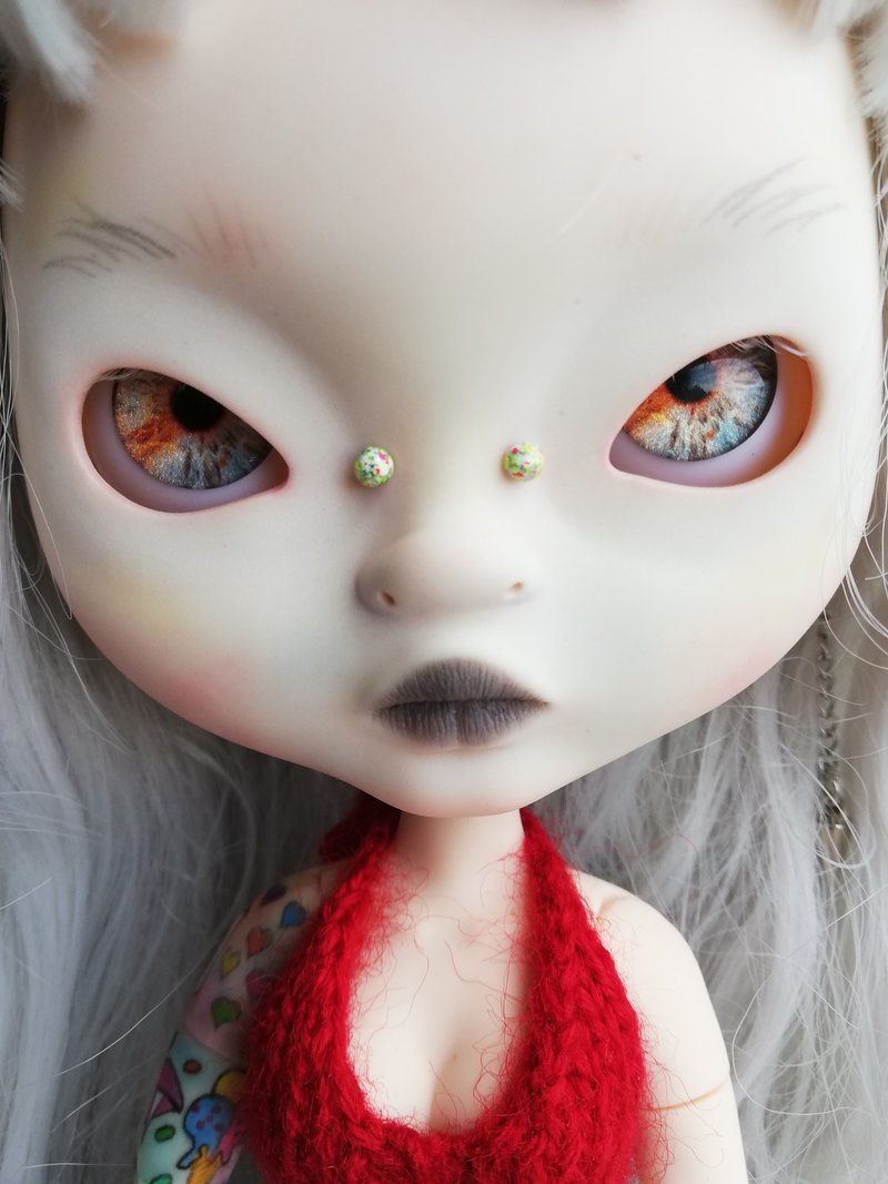 Blythe Asian custom doll with tattoo face piercing gray hair OOAK doll - 公仔/玩偶 - 塑膠 灰色