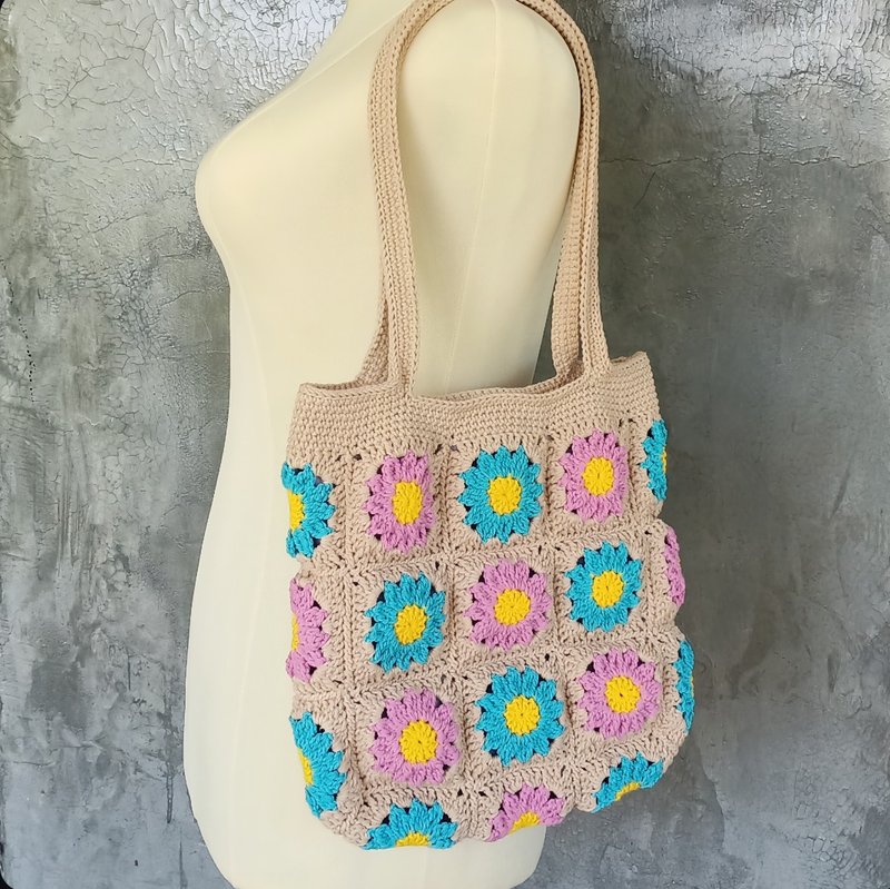 Granny Square flowers woven bag - Handbags & Totes - Cotton & Hemp 