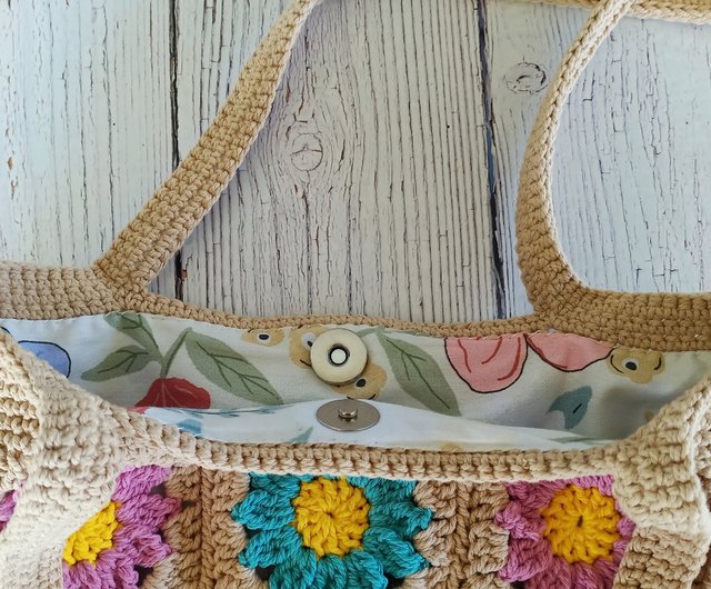 グラニースクエアの花かぎ針編みバッグ。 - ショップ siriwanbag
