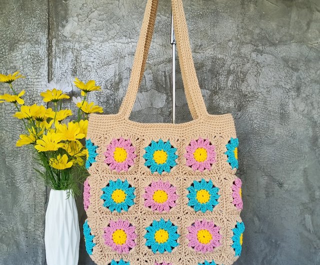 グラニースクエアの花かぎ針編みバッグ。 - ショップ siriwanbag