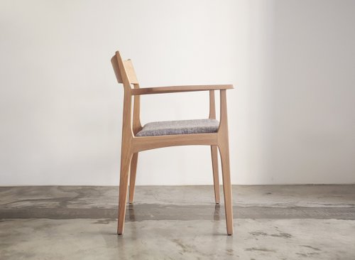 無垢材造りのダイニングチェア・送料込み ダイニングチェア 木製 北米産FAS級オーク材 天然木 100％無垢材