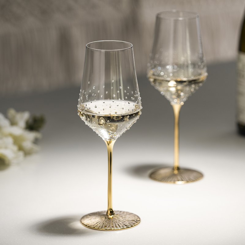 【GRANDI】オーストリアン オーロラゴールドテリア 380 24Kゴールドスワロフスキー ラインストーン ハンドメイド 白ワイングラス - ワイングラス・酒器 - ガラス 