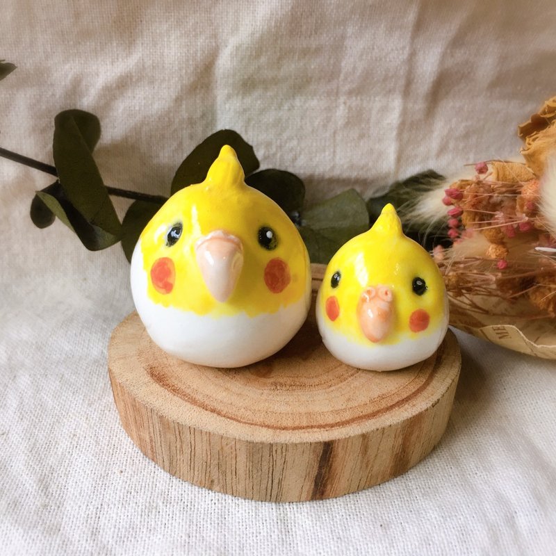 【手作陶藝】黃化玄鳳鸚鵡瓷偶 寵物客製|生日禮物 - 公仔/玩偶 - 瓷 黃色