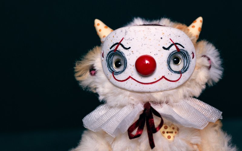 Clown Spirit | creepe cute plush halloween gift - ตุ๊กตา - วัสดุอื่นๆ หลากหลายสี