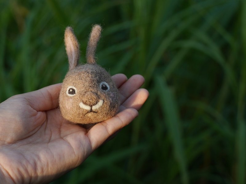 台湾ウサギの羊毛フェルトの置物 - 置物 - ウール ブラウン