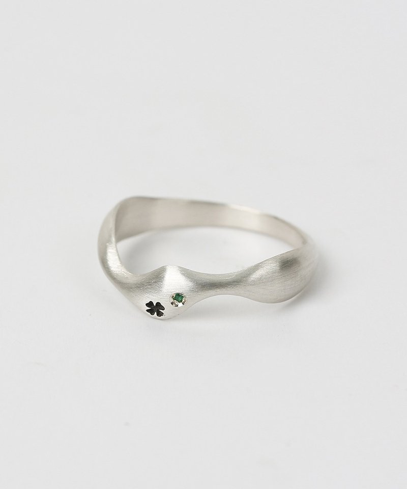 Clover wave ring GR (925 silver) - 戒指 - 其他金屬 銀色